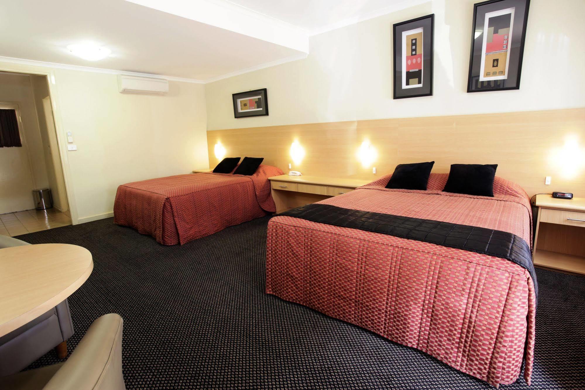 Cattlemans Country Motor Inn & Serviced Apartments Dubbo Exterior photo